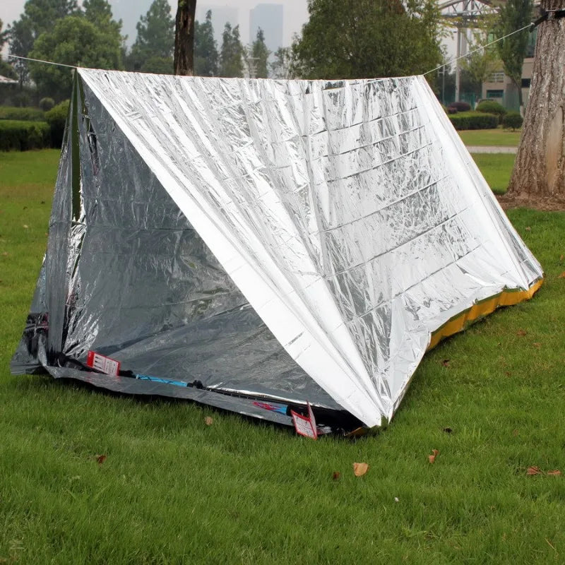 Outdoor Emergency Tent & Survival Blanket – Essential Gear for Adventurers - Image 2
